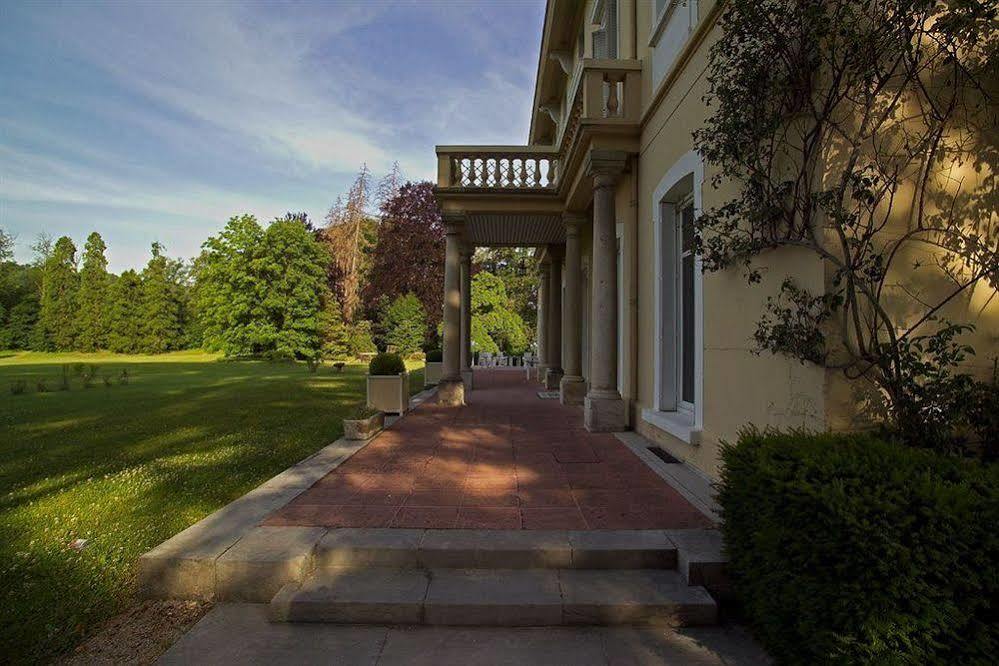 Domaine Des Sequoias - Les Collectionneurs Hotel Ruy-Montceau Exterior photo